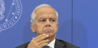 Migranti, colloquio tra Piantedosi e l’omologo francese Darmanin