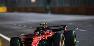 Sainz in pole position nel Gp di Singapore