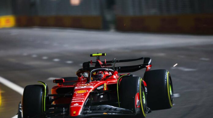 Sainz in pole position nel Gp di Singapore