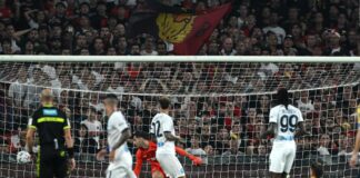 Il Napoli rimonta due gol e pareggia contro il Genoa