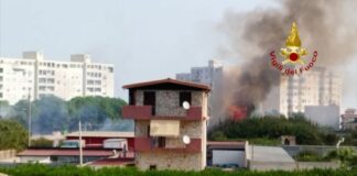 Fiamme in un canneto a Palermo, un 78enne ustionato