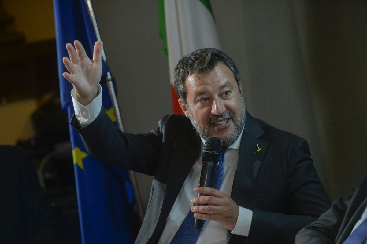 Salvini “Mandare a casa i socialisti l’unico modo per cambiare l’Europa” Salvini “Mandare a casa i socialisti l’unico modo per cambiare l’Europa”