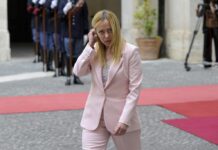 Meloni “Non permetterò che l’Italia diventi il campo profughi d’Europa”