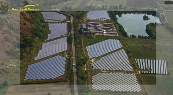 Truffa da 24 milioni, Gdf Chieti sequestra 10 impianti fotovoltaici