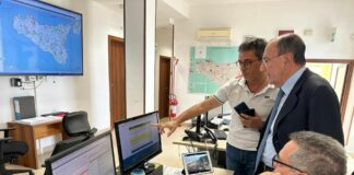 Schifani in sala operativa del corpo forestale segue emergenza incendi