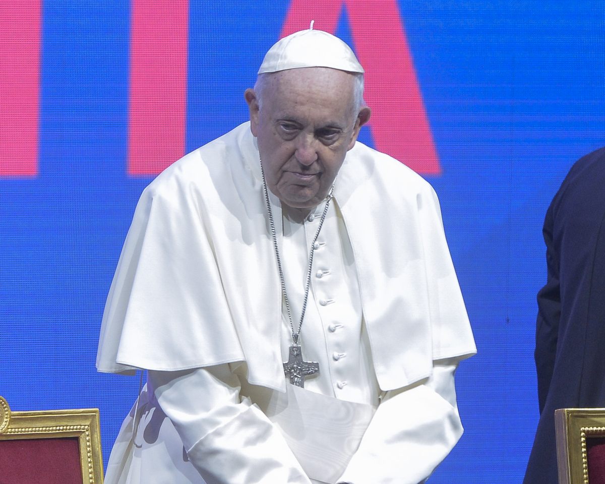 Il Papa a Marsiglia “Soccorrere chi è in mare è un dovere di civiltà” Il Papa a Marsiglia “Soccorrere chi è in mare è un dovere di civiltà”