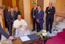 Napolitano, Papa Francesco a sorpresa alla camera ardente