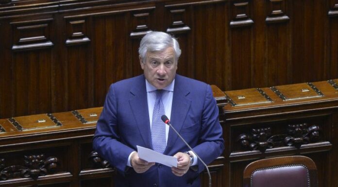 Migranti, Tajani “Serve una strategia globale di Unione Europea e Onu”
