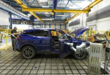 Nissan si prepara per vendite solo elettriche in Europa