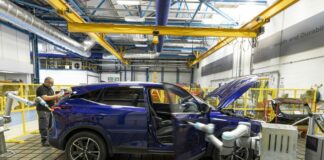 Nissan si prepara per vendite solo elettriche in Europa