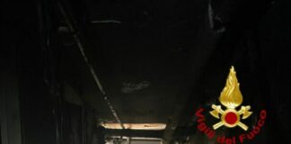 Incendio in una cantina di Canegrate, nessuna persona coinvolta