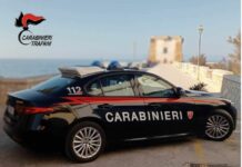 Fuma una sigaretta dal balcone di casa e viene riconosciuto, arrestato latitante