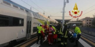 Cusano Milanino, giovane si getta sotto un treno. Ferito lievemente