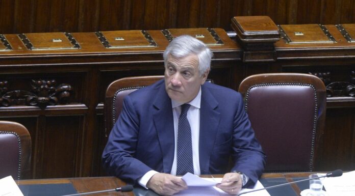 Immigrazione, Tajani “Sette navi Ong verso Lampedusa non sono un caso”