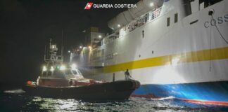 Incendio sul traghetto da Lampedusa a Porto Empedocle, salvi tutti i passeggeri / VIDEO