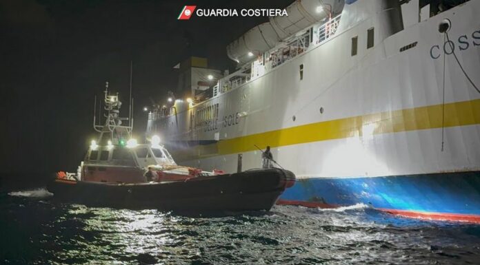 Incendio sul traghetto da Lampedusa a Porto Empedocle, salvi tutti i passeggeri