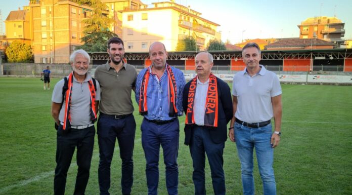 Il vicesindaco Tomaello alla presentazione della squadra del Mestre