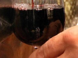 Il settore italiano del vino tiene ma deve affrontare numerose criticità