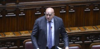 Crosetto “si bloccano migranti da una parte, si agevolano dall’altra”