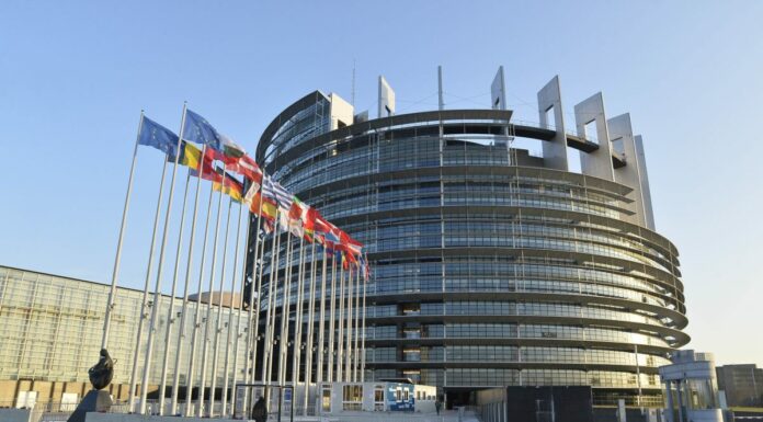 Ue, Parlamento chiede 10 miliardi in più per affrontare le crisi