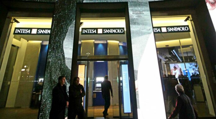 Intesa Sanpaolo investe in SpaceX