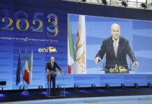 Eni festeggia 70 anni, Descalzi “Capacità di trasformarsi”