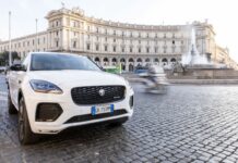 Jaguar Land Rover, alla scoperta dei segreti dell’auto elettrica
