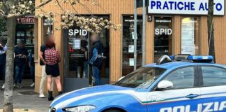 Milano, prenotazioni a pagamento su portale passaporti, 5 indagati