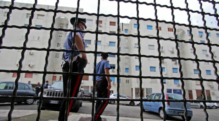 Napoli, operazione anticamorra. Arrestati 27 membri del clan Di Lauro