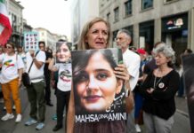 Ue, il Premio Sacharov a Mahsa Amini e movimento “Donna, Vita e Libertà”
