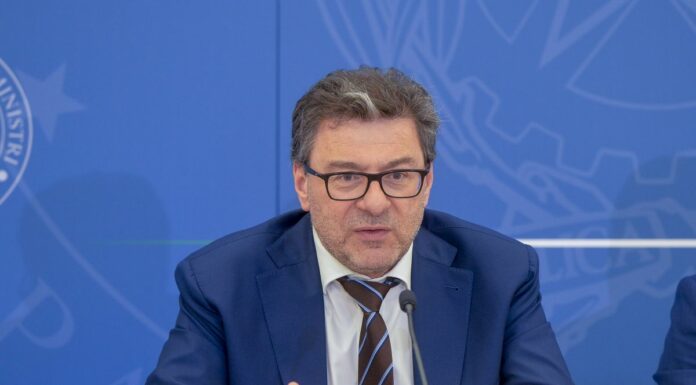 Manovra, Giorgetti ai sindaci “Servono pazienza e responsabilità”
