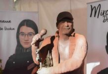400 kg di cioccolato per scultura di Vasco Rossi a grandezza naturale