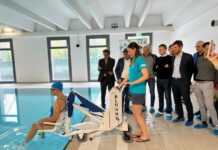Piscina di Marghera, inaugurato impianto di sollevamento per diversamente abili