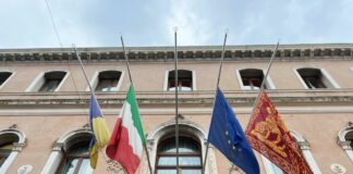 Lutto cittadino fino a venerdì e libri condoglianze nelle sedi municipali