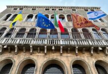 Il sindaco Luigi Brugnaro in visita al Ghetto