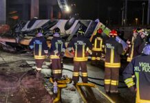 Pullman precipita da un cavalcavia a Mestre, 21 morti e 15 feriti. Rimosso il bus