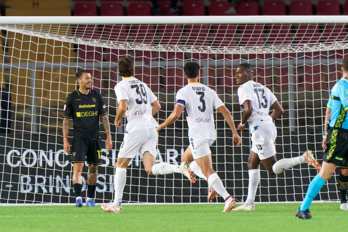 Il Parma vince 4-2 a Lecce, emiliani agli ottavi