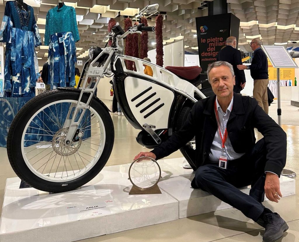 La e-bike Arlix Granturismo premiata alla Florence Biennale Arte + Design