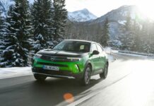 Guida confortevole anche sulla neve con Opel Mokka Electric