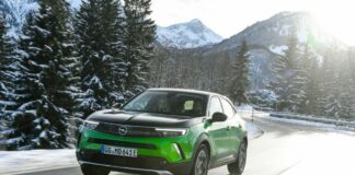 Guida confortevole anche sulla neve con Opel Mokka Electric