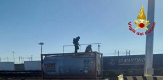 Segrate, sostanza tossica esce da cisterna. 25 operai in ospedale