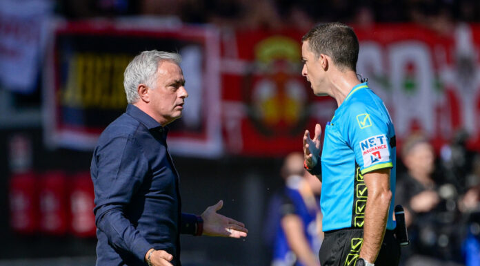 Mourinho risponde a Sarri “Io ho vinto 26 titoli…”
