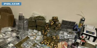 Sequestrati esplosivi e 54 chili di hashish, 4 giovani arrestati a Roma