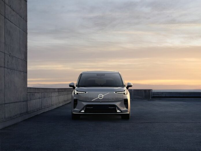 Volvo EM90 PR Images