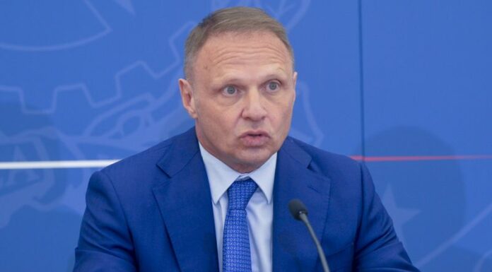 Carne coltivata, Lollobrigida “Ben interpretato volere dei cittadini”