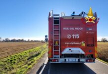 Basiglio, anziano in auto travolge un ciclista. Morto un 63enne