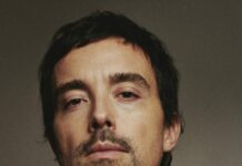 Diodato canta “La mia terra” che celebra il popolo di Taranto