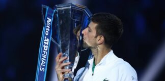 Alle Atp Finals Sinner non si ripete, trionfa Djokovic