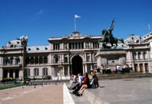 L’ultraliberista Javier Milei è il nuovo presidente dell’Argentina