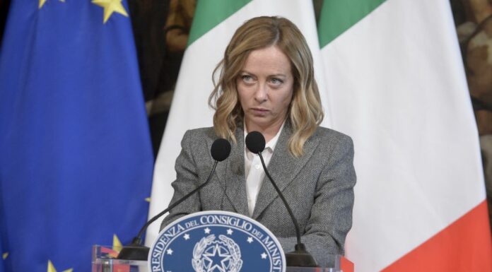 Confartigianato, Meloni “Non c’è IA che possa eguagliarvi o sostituirvi”